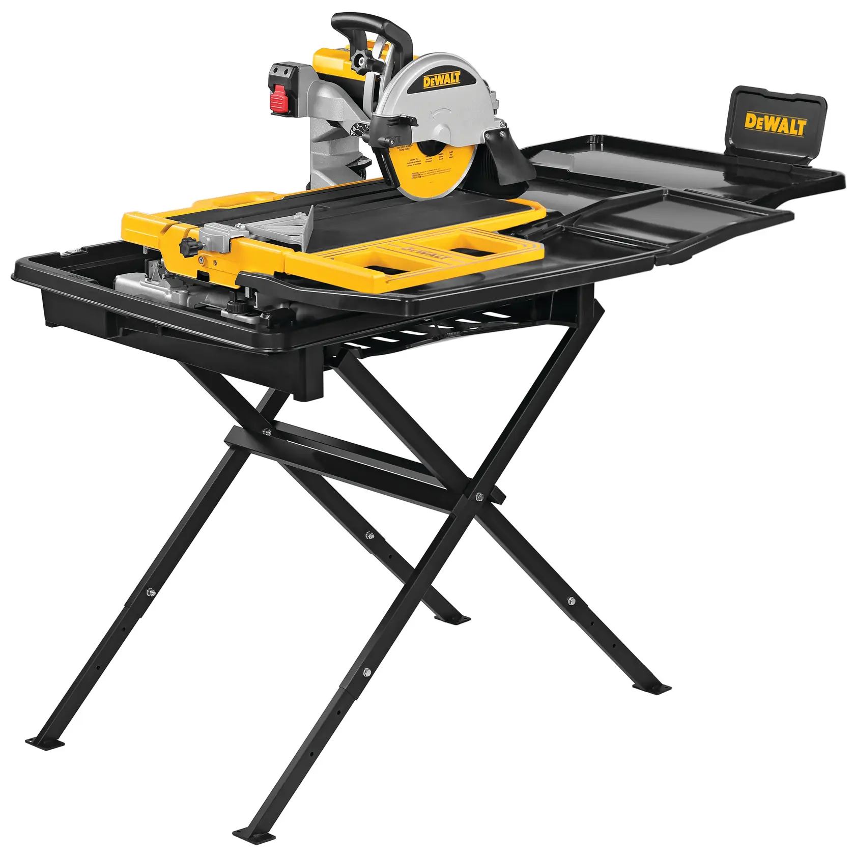 Eine DEWALT Fliesensäge mit gelb-schwarzem Design, montiert auf einem klappbaren Ständer. Die Säge besitzt ein rundes Schneidblatt und eine großzügige Arbeitsfläche mit Wasserbehältern zur Kühlung. Sie ist für den professionellen Zuschnitt von Fliesen entwickelt.