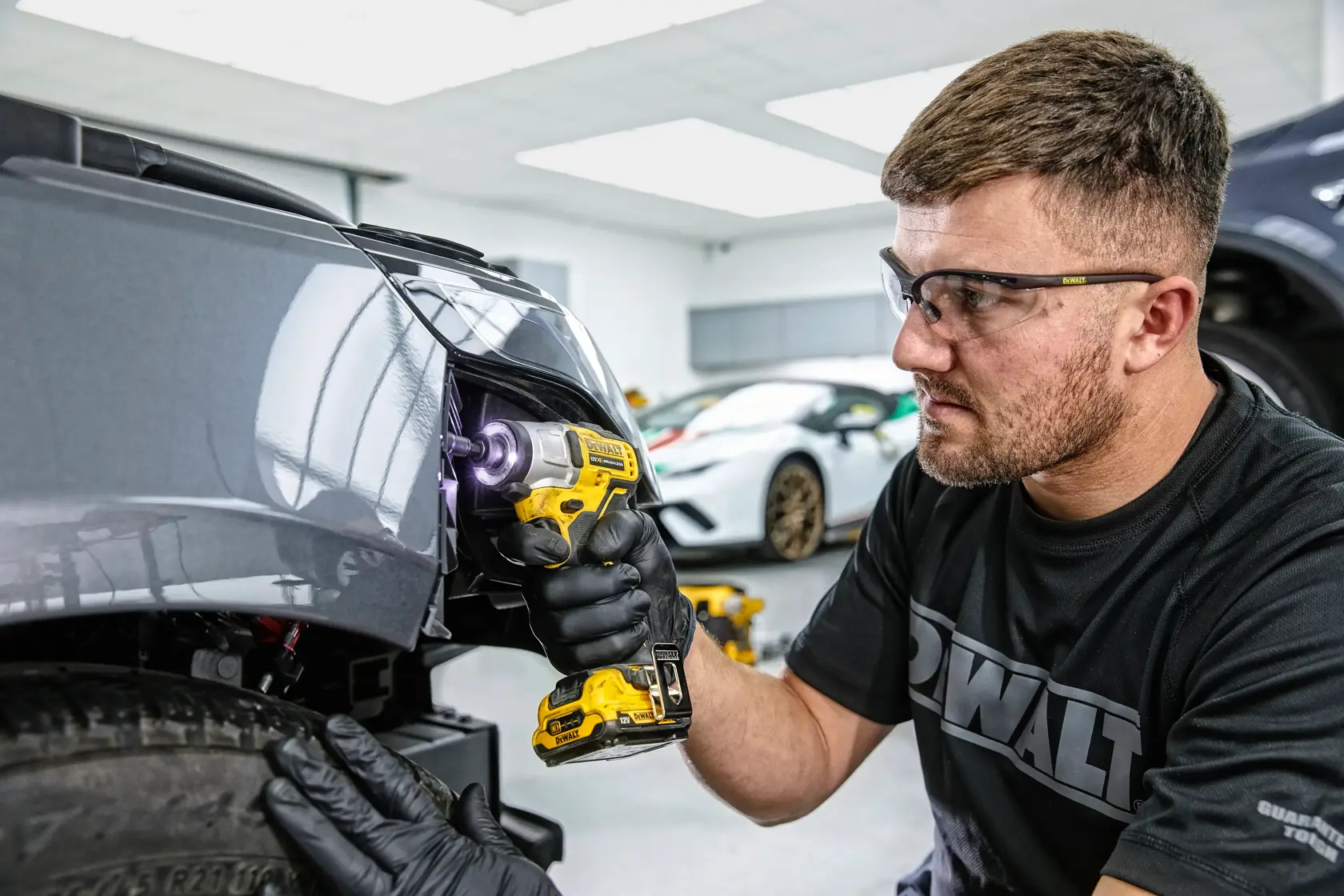 EL - 12V XR BRUSHLESS COMPACT IMPACT DRIVER - 2 X 2AH