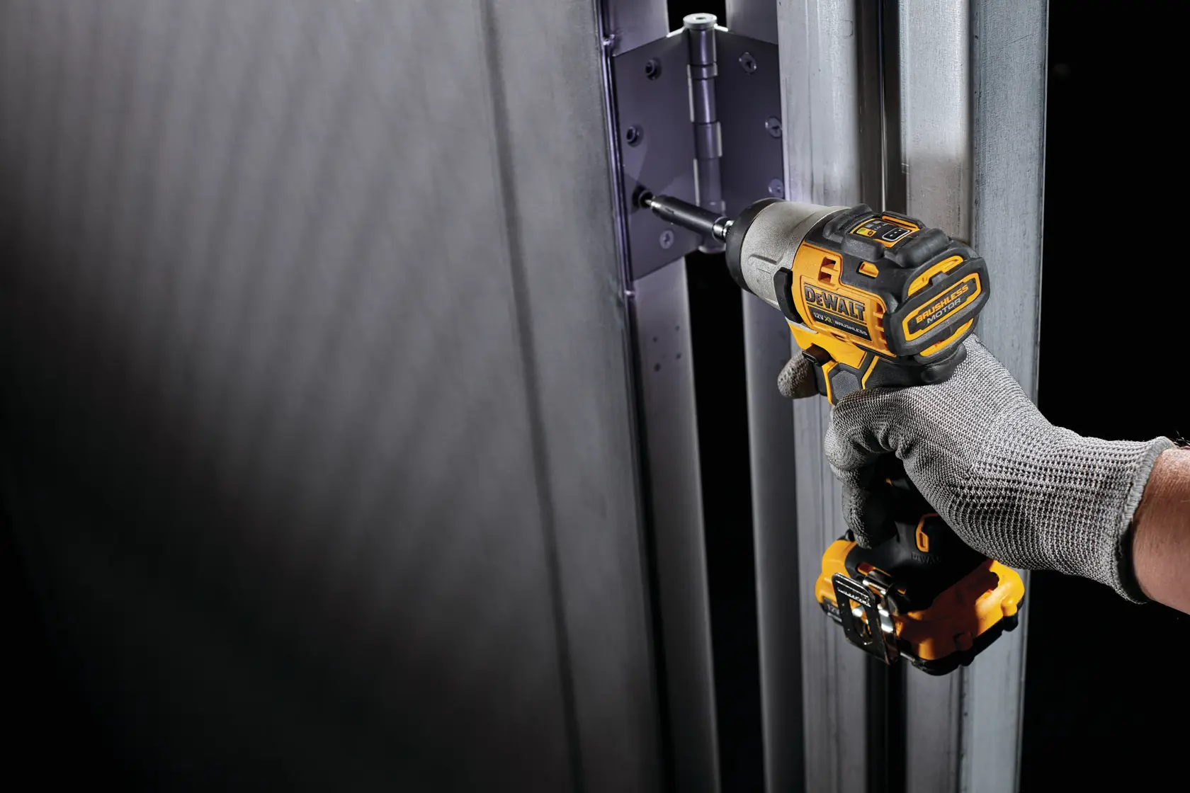 EL - 12V XR BRUSHLESS COMPACT IMPACT DRIVER - 2 X 2AH
