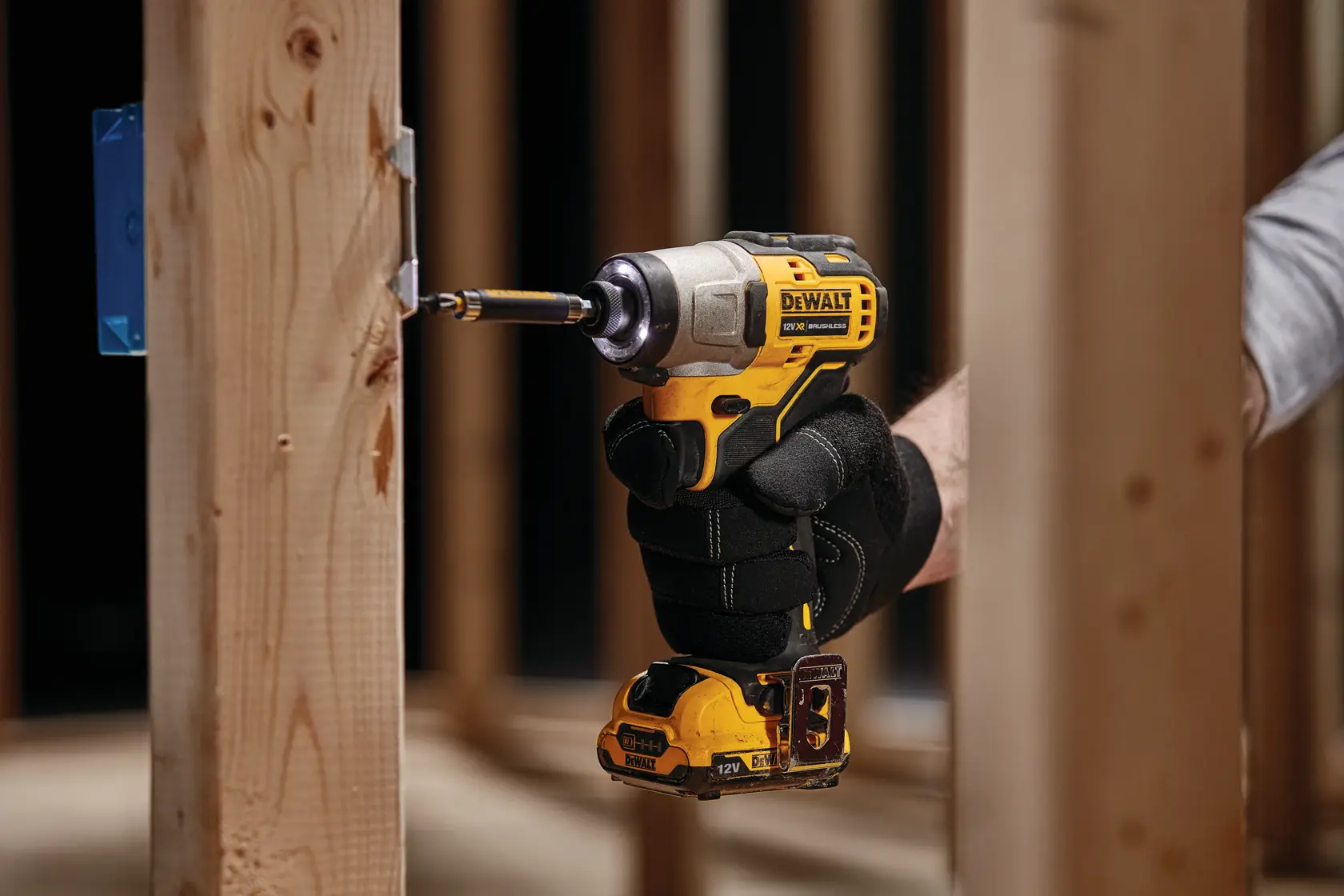 EL - 12V XR BRUSHLESS COMPACT IMPACT DRIVER - 2 X 2AH