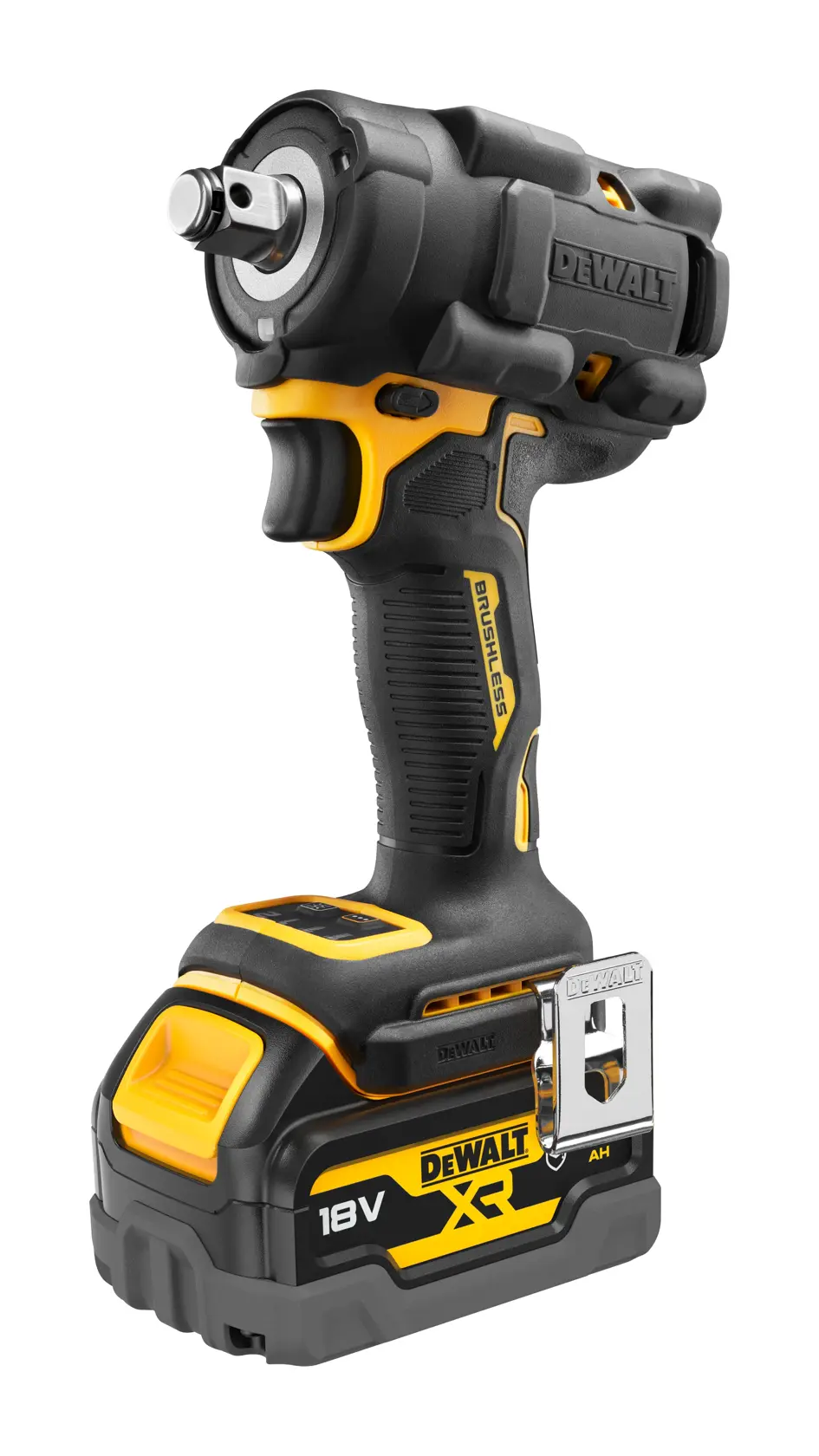 Ein Dewalt DCF921P2G 18V kabelloser Schlagschrauber mit bürstenlosem Motor, gelb-schwarzem Design, ergonomischem Griff, Metall-Gürtelclip und befestigtem Akku unten.