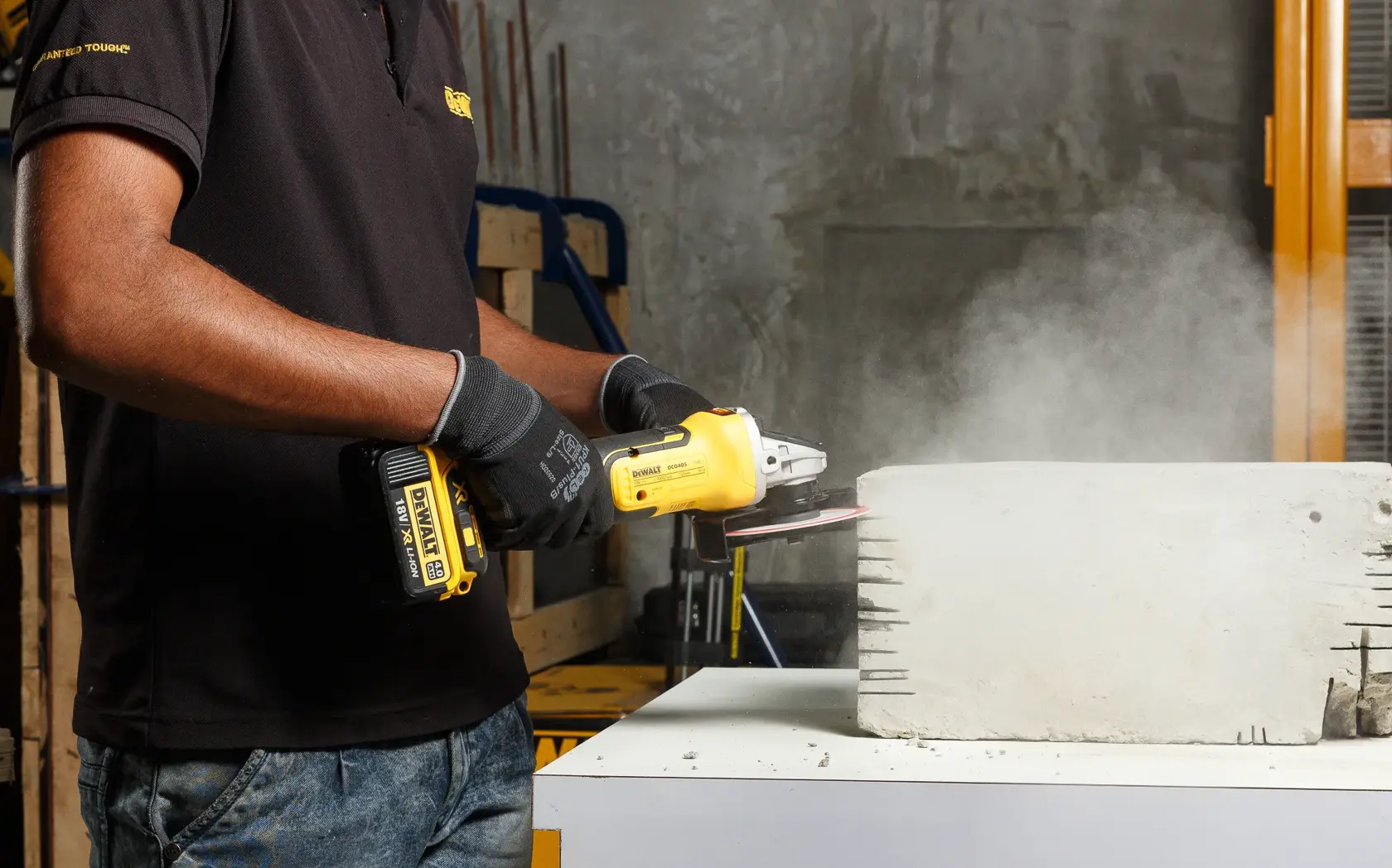 DEWALT 18V XR Brushless 125mm Γωνιακός Τροχός - 2 x 5Ah
