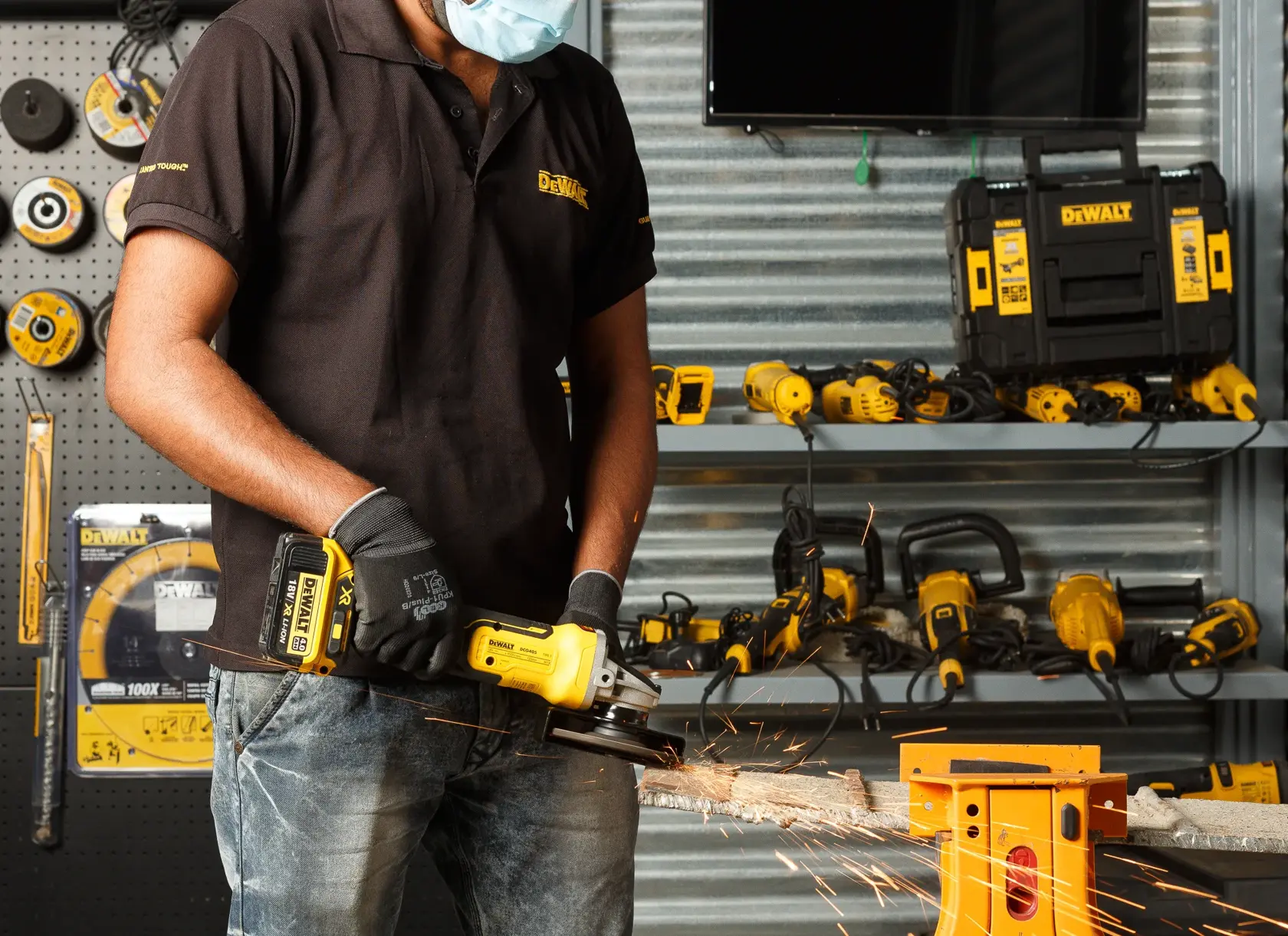 DEWALT 18V XR Brushless 125mm Γωνιακός Τροχός - 2 x 5Ah