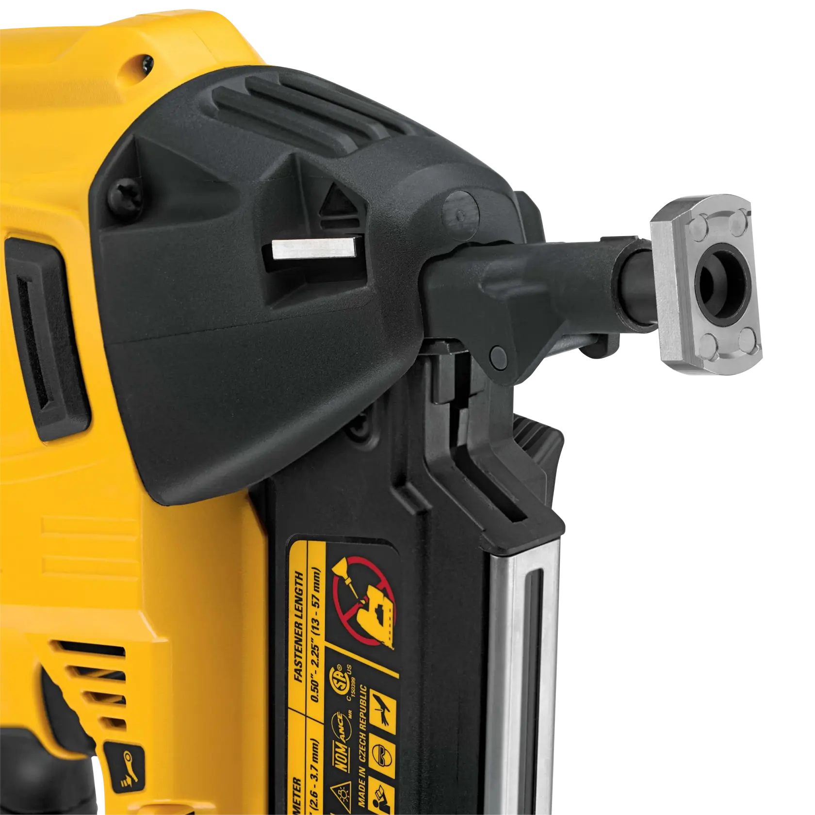 Nahaufnahme eines DEWALT DCN8902 Naglers mit Vorderseite und Warnhinweisen.