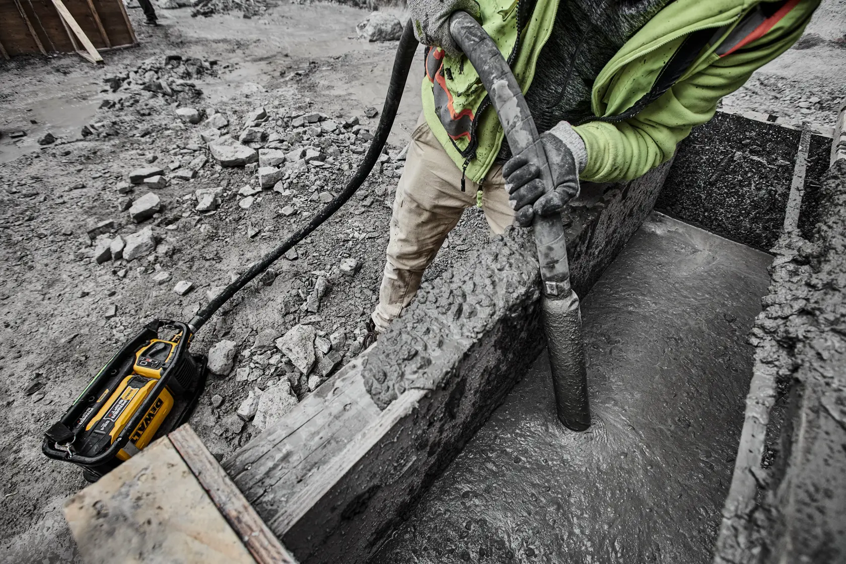 Δονητής Σκυροδέματος DEWALT POWERSHIFT
