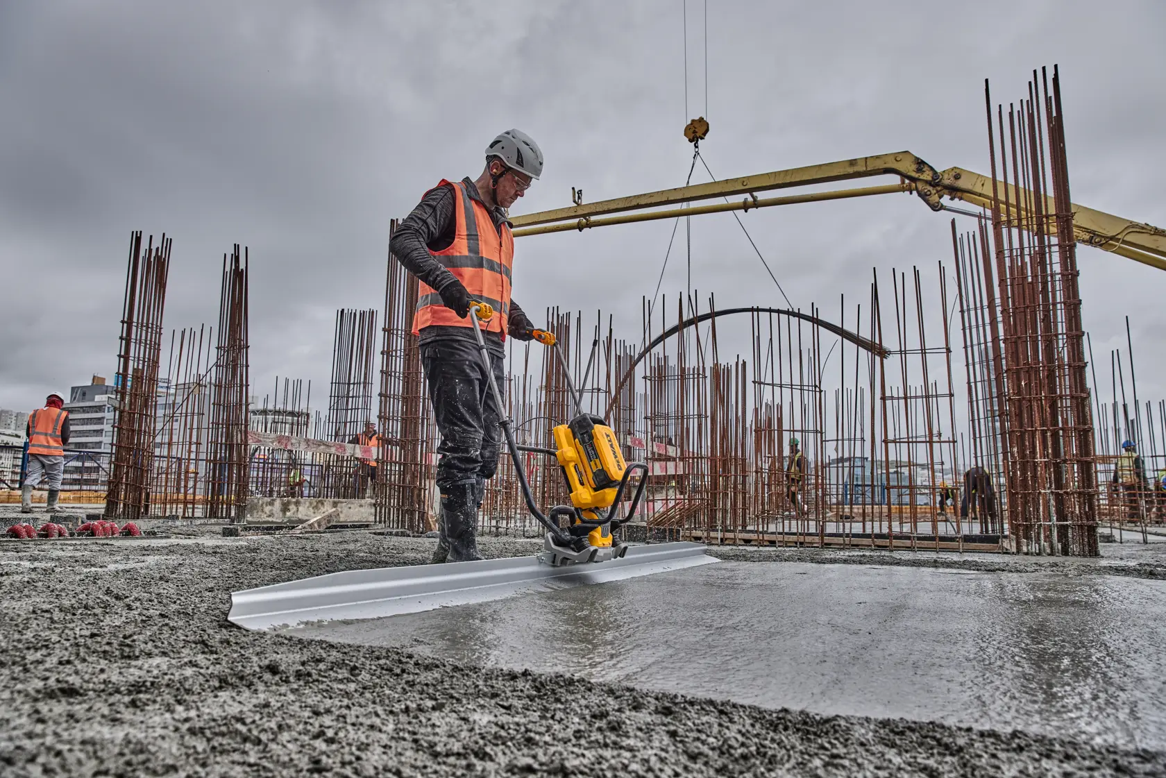 DEWALT® PowersHIFT™ Δονούμενη Πήχη Λείανσης