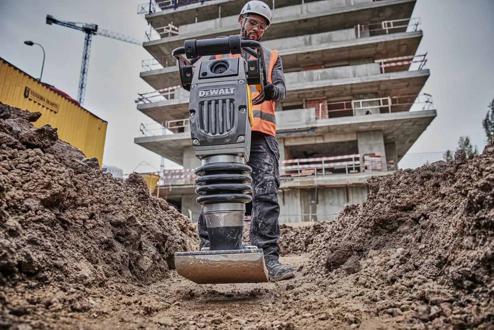 DEWALT POWERSHIFT  Συμπιεστής εδάφους