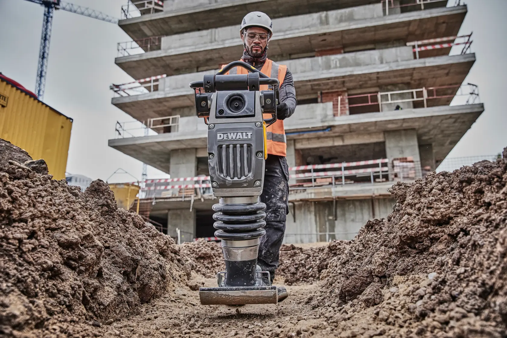 DEWALT POWERSHIFT  Συμπιεστής εδάφους