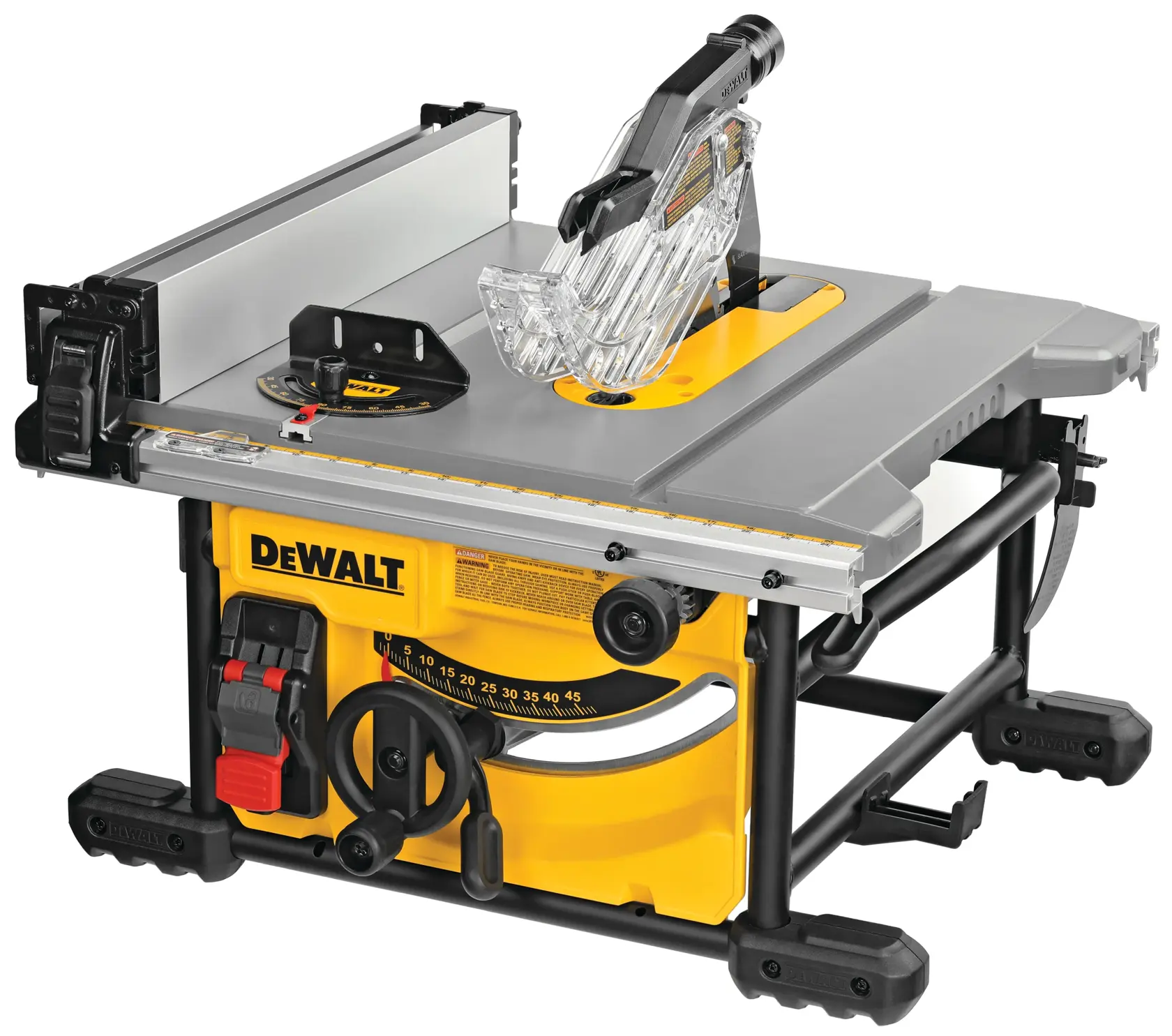 Una sierra de mesa DEWALT con una base amarilla y negra, equipada con protector de hoja, perillas de ajuste y patas de metal. La superficie de la mesa es gris con guías de medición y accesorios de cerca.